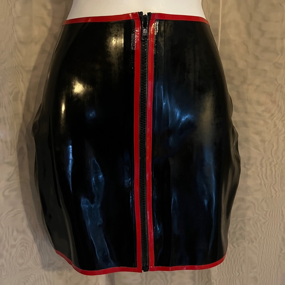 Vex Clothing Black w/Red Trim Zip Front Latex Mini Skirt XS/S Fetish Burlesque